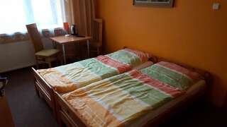 Отели типа «постель и завтрак» SKALNY PENSJONAT Шклярска-Поремба Трехместный номер с ванной комнатой-2